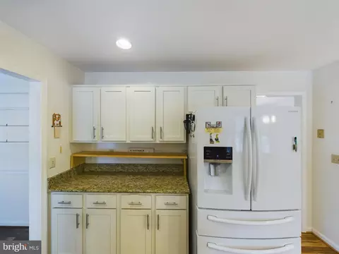 Kitchen - 103 Birchfield Dr, Dover, DE 19904 photo 4 of 4