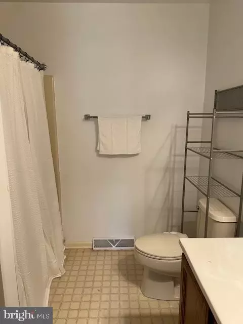 Bath - 25 Gristmill Dr, Dover, DE 19904 photo 1 of 1