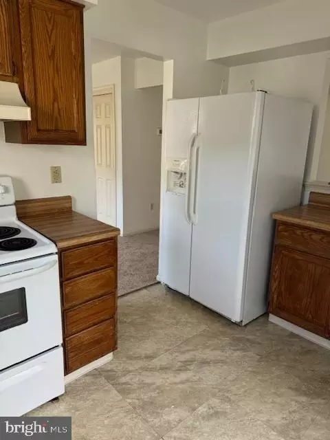 Entry Way - 25 Gristmill Dr, Dover, DE 19904 photo 1 of 5