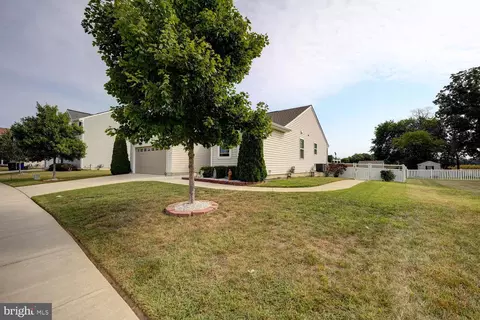 Exterior - 711 Marta Dr, Dover, DE 19901 photo 3 of 13