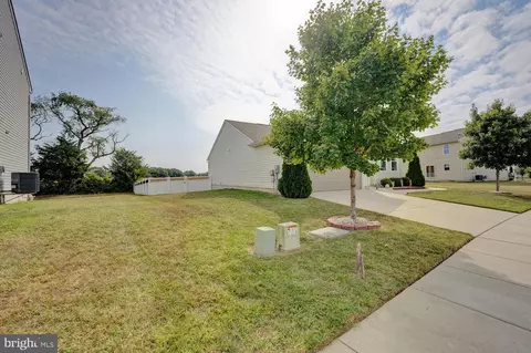 Exterior - 711 Marta Dr, Dover, DE 19901 photo 4 of 13