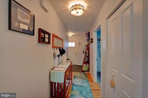 Entry Way - 711 Marta Dr, Dover, DE 19901 photo 4 of 7