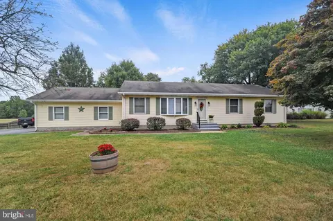 902 Artis Dr, Dover, DE 19904