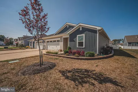 44 Panama St, Smyrna, DE 19977