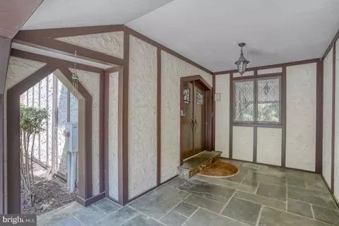 Entry Way - 122 Stuart Dr, Dover, DE 19901 photo 1 of 6