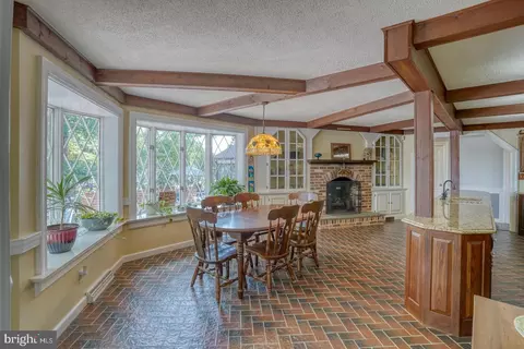 Dining - 122 Stuart Dr, Dover, DE 19901 photo 7 of 7