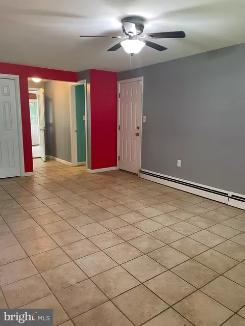Living - 220 Winterberry Dr, Dover, DE 19904 photo 5 of 7