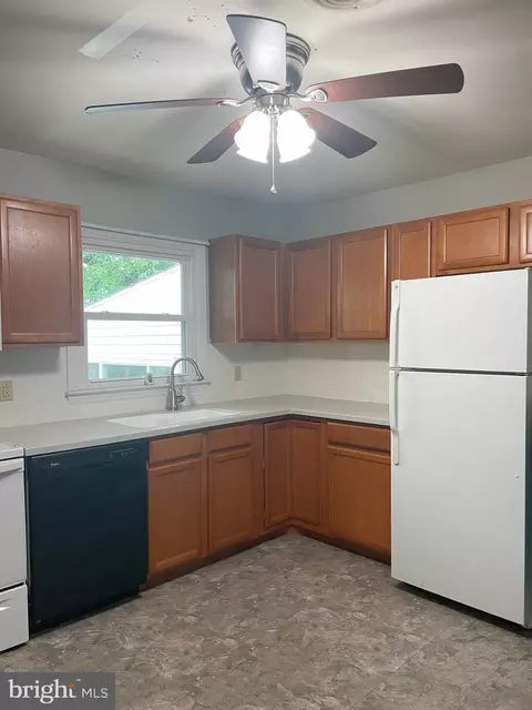 Kitchen - 220 Winterberry Dr, Dover, DE 19904 photo 1 of 3