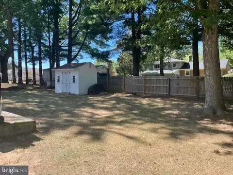 Exterior - 220 Winterberry Dr, Dover, DE 19904 photo 4 of 5