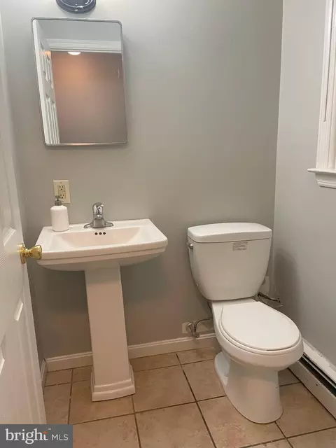 Bath - 220 Winterberry Dr, Dover, DE 19904 photo 2 of 3
