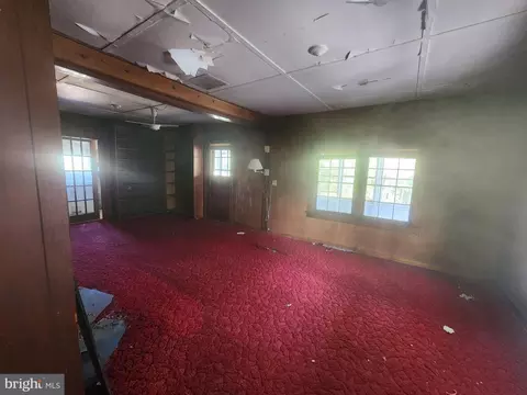 Living - 71 S Bay Dr, Dover, DE 19901 photo 2 of 2