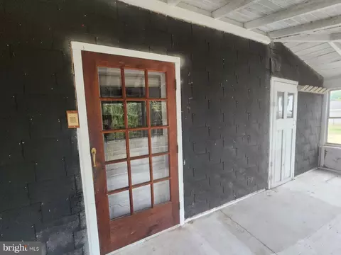 Exterior - 71 S Bay Dr, Dover, DE 19901 photo 6 of 13