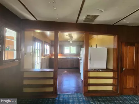 Entry Way - 71 S Bay Dr, Dover, DE 19901 photo 3 of 7