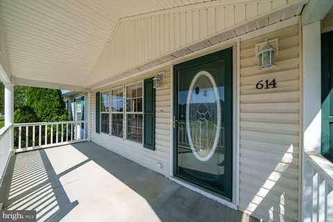 Exterior - 614 Audrey Dr, Dover, DE 19901 photo 4 of 10