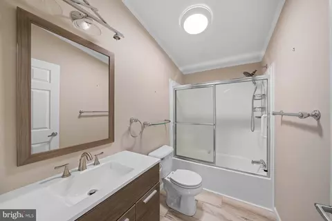 Bath - 614 Audrey Dr, Dover, DE 19901 photo 3 of 3