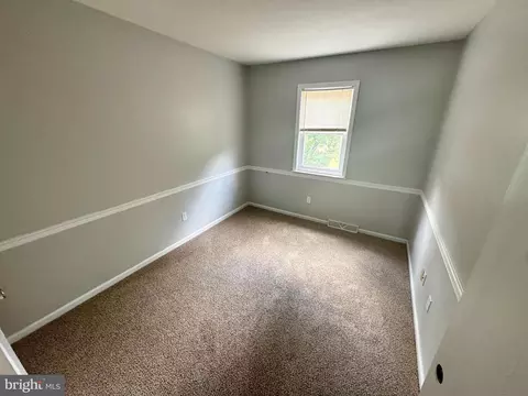 8 Forest Creek Dr, Dover, DE 19904 photo 4