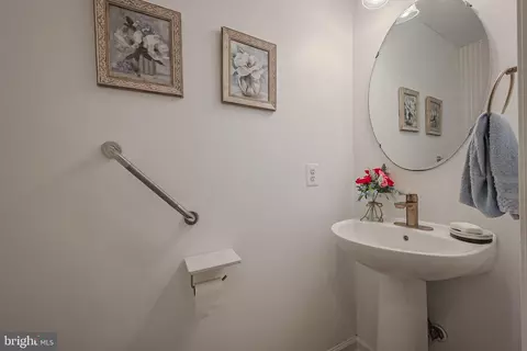 Entry Way - 15 Houston St, Dover, DE 19901 photo 8 of 12