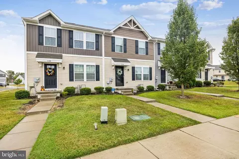 246 Nob Hill Rd, Dover, DE 19901