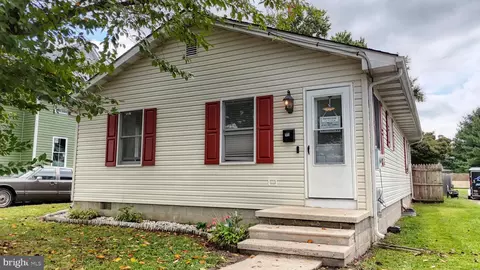 9 W 5 W Mispillion St, Harrington, DE 19952