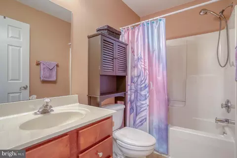 Bath - 532 Fieldcrest Dr, Dover, DE 19904 photo 3 of 4