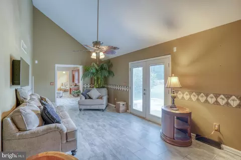 Entry Way - 532 Fieldcrest Dr, Dover, DE 19904 photo 4 of 4