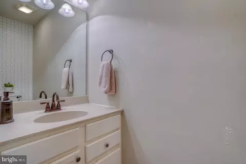 Bath - 532 Fieldcrest Dr, Dover, DE 19904 photo 1 of 4