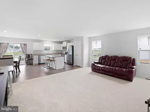 Living - 258 Alezach Dr, Dover, DE 19901 photo 3 of 3