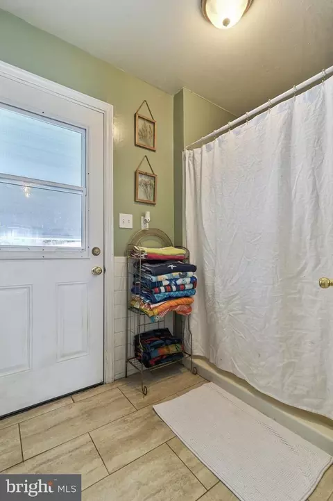 Bath - 341 Frear Dr, Dover, DE 19901 photo 1 of 3
