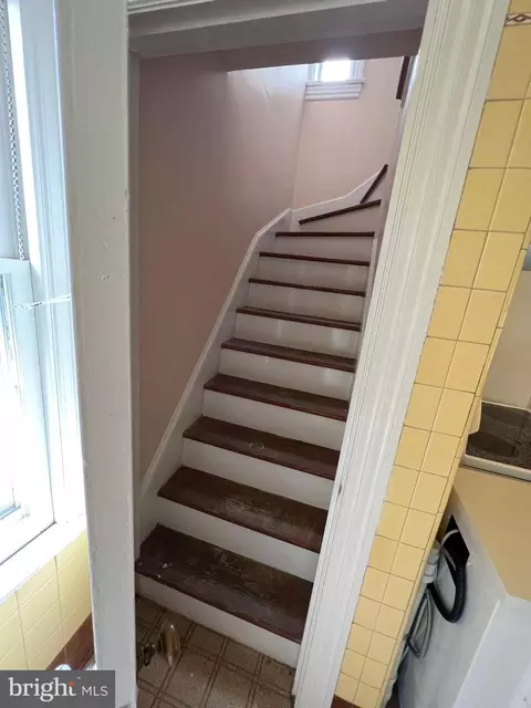 Entry Way - 10 S Bradford St, Dover, DE 19904 photo 5 of 16