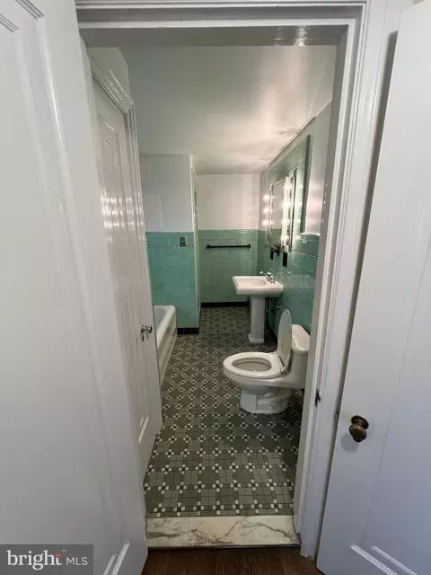 Bath - 10 S Bradford St, Dover, DE 19904 photo 1 of 7