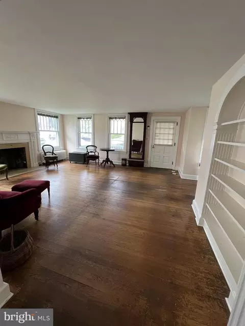 Living - 10 S Bradford St, Dover, DE 19904 photo 3 of 6