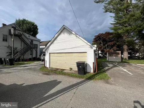 Exterior - 10 S Bradford St, Dover, DE 19904 photo 9 of 10