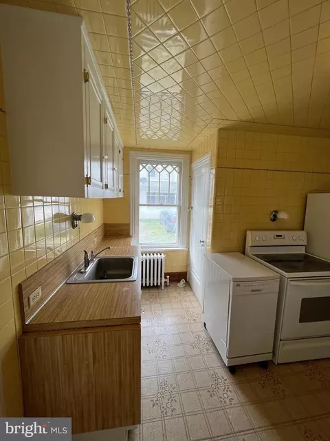 Kitchen - 10 S Bradford St, Dover, DE 19904 photo 3 of 6
