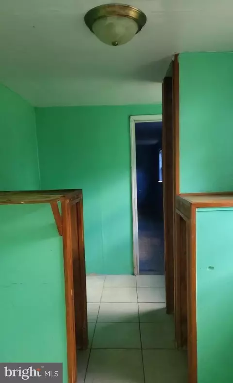 Entry Way - 40 Mill St, Houston, DE 19954 photo 2 of 11
