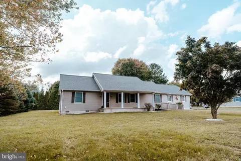 68 E Darby Cir, Dover, DE 19904 photo 2
