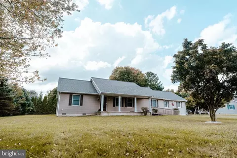 68 E Darby Cir, Dover, DE 19904