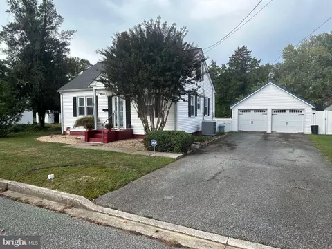 1018 Monroe Ter, Dover, DE 19904 photo 3
