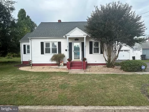 1018 Monroe Ter, Dover, DE 19904