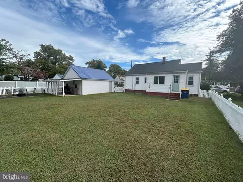 1018 Monroe Ter, Dover, DE 19904 photo 5