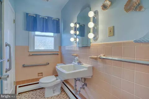 Bath - 58 Shady Lane Ave, Dover, DE 19901 photo 1 of 2