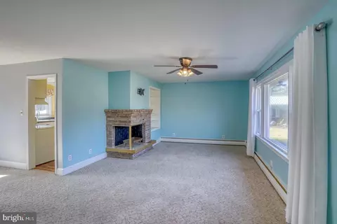 Living - 58 Shady Lane Ave, Dover, DE 19901 photo 1 of 5