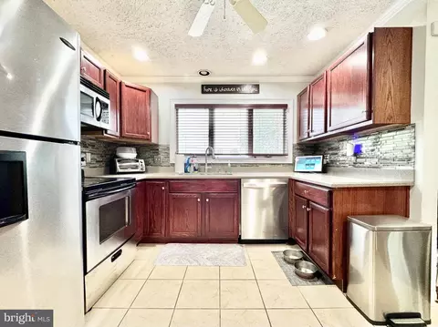 Kitchen - 368 Gunning Bedford Dr, Dover, DE 19904 photo 2 of 6