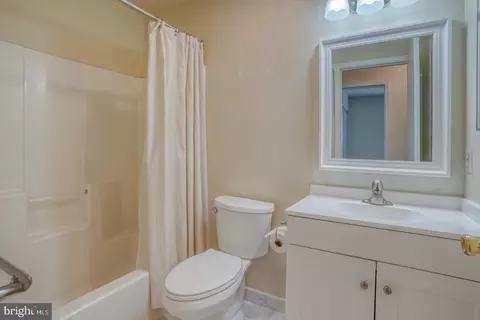 Bath - 22 Arbor Dr, Dover, DE 19904 photo 3 of 3