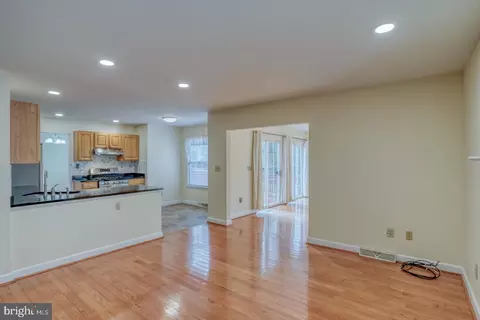 Living - 22 Arbor Dr, Dover, DE 19904 photo 5 of 7