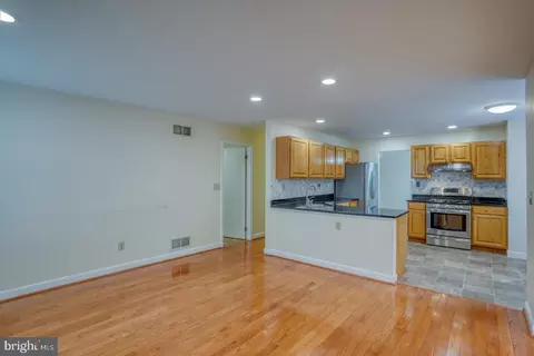 Living - 22 Arbor Dr, Dover, DE 19904 photo 4 of 7