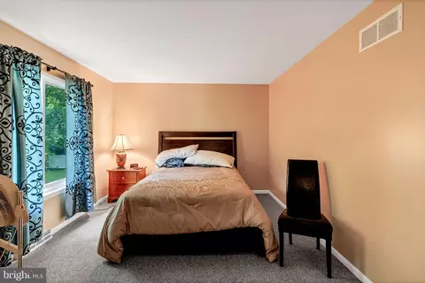 Bedroom - 1273 S Farmview Dr, Dover, DE 19904 photo 1 of 4