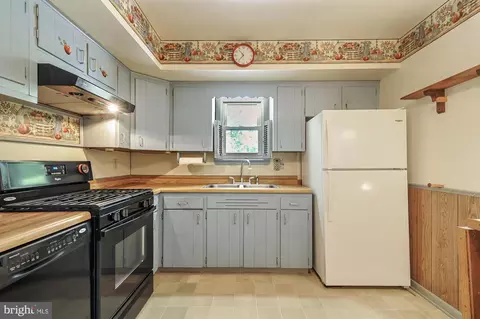 Kitchen - 782 S Old Mill Rd, Dover, DE 19901 photo 2 of 3
