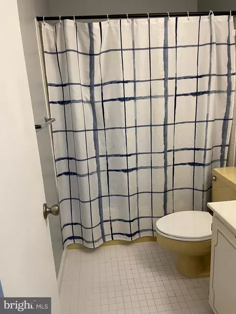 Bath - 44 Forest Creek Dr, Dover, DE 19904 photo 1 of 2