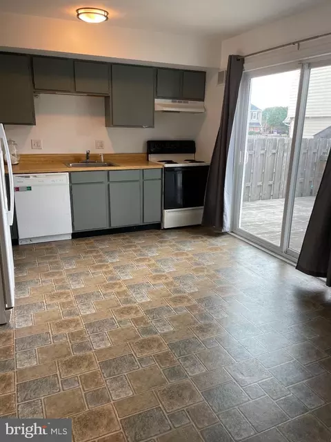 Kitchen - 44 Forest Creek Dr, Dover, DE 19904 photo 1 of 2