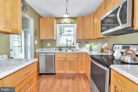 Kitchen - 149 Messina Hill Rd, Dover, DE 19904 photo 2 of 3